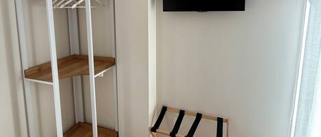 واي فاي مجانًا وملاءات أسرّة