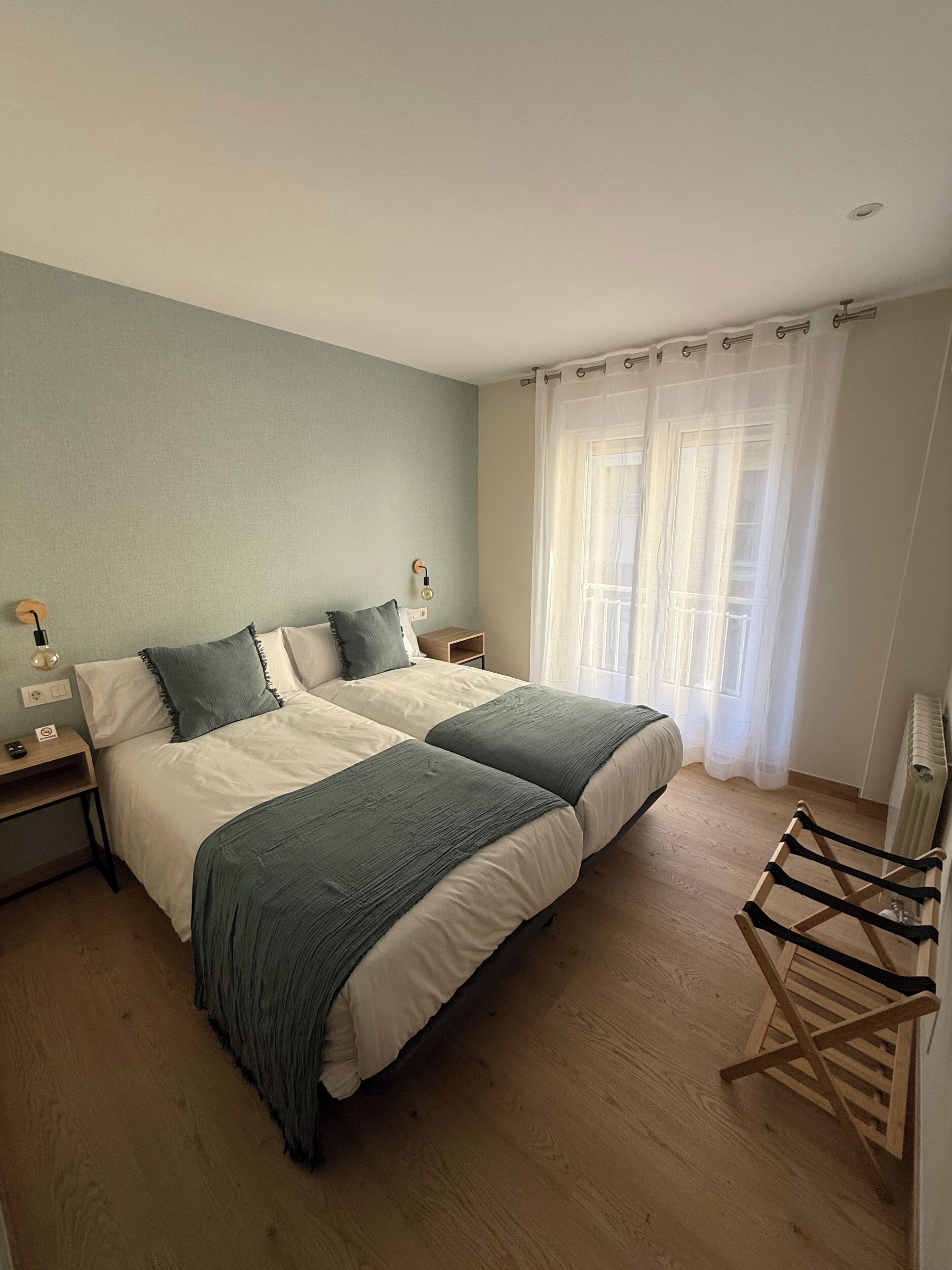 Double Room, 2 Twin Beds, Private Bathroom, City View | Soundproofing, free WiFi, bed sheets