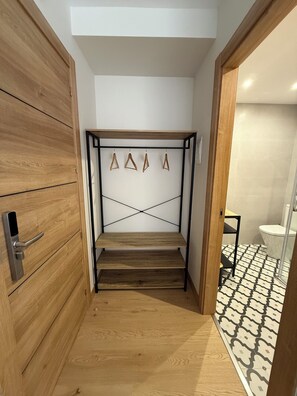 Chambre double, 2 lits jumeaux, salle de bain privée, vue sur la ville | Accès au Wi-Fi (inclus), literie fournie