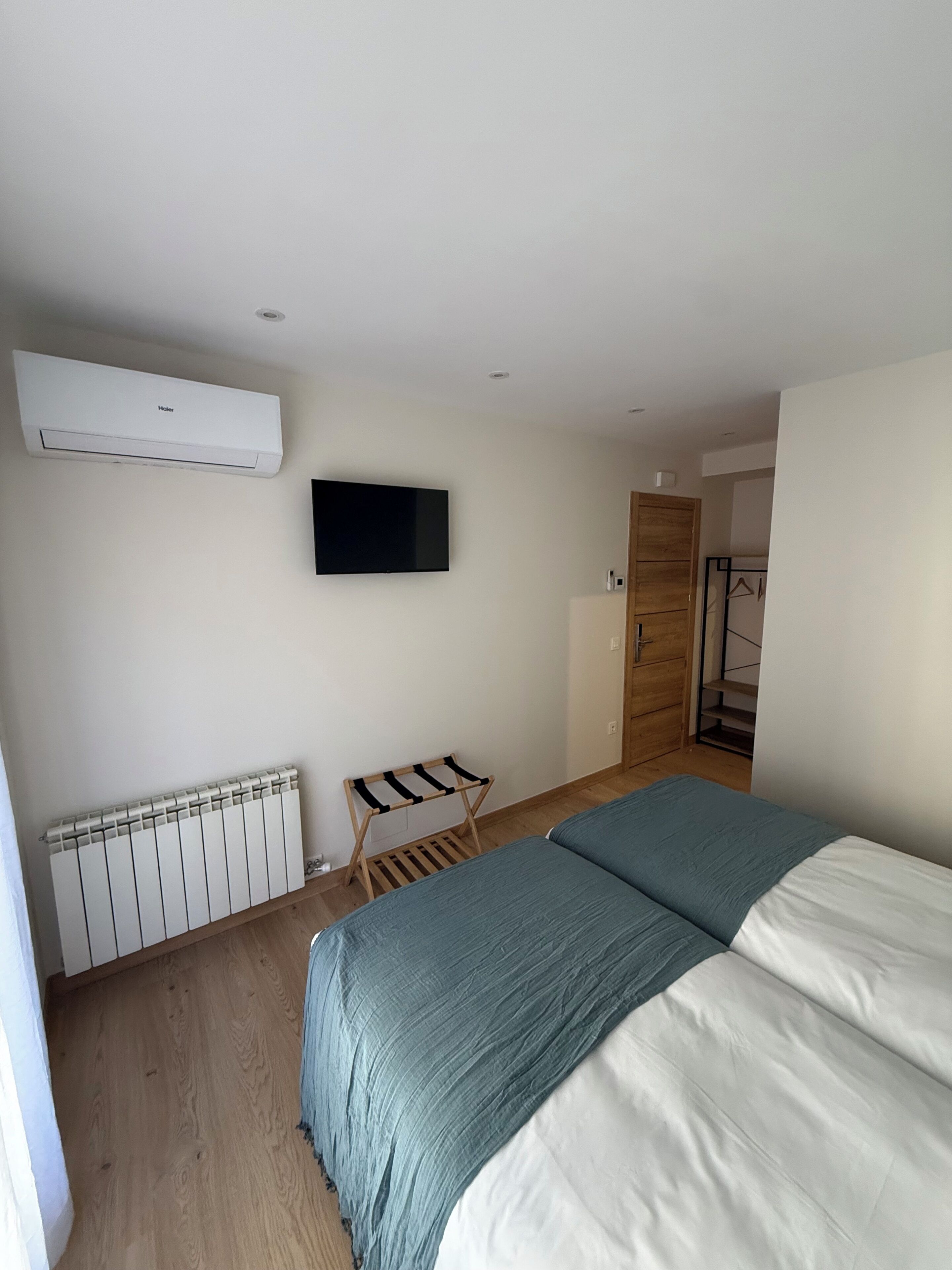 Chambre Double, 2 lits une place, salle de bains privée, vue ville | Chambres insonorisées, Wi-Fi gratuit, draps fournis