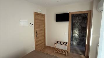 Kamar Double, 1 Tempat Tidur Double, kamar mandi pribadi, pemandangan kota | Wi-Fi gratis dan seprai linen