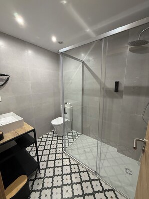 Double Room, 2 Twin Beds, Private Bathroom, City View | Bathroom | Towels, soap, shampoo, toilet paper