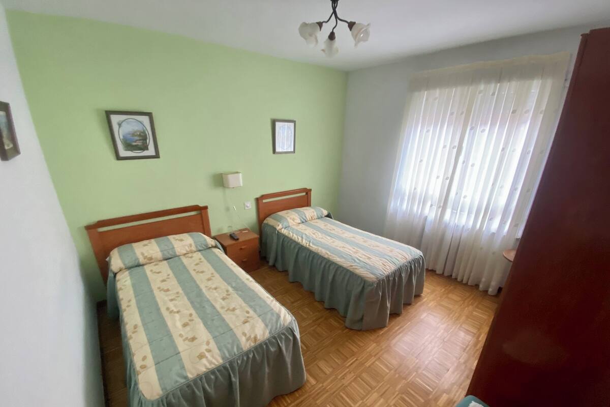 Double Room, 2 Twin Beds, Shared Bathroom, City View | Free WiFi, bed sheets