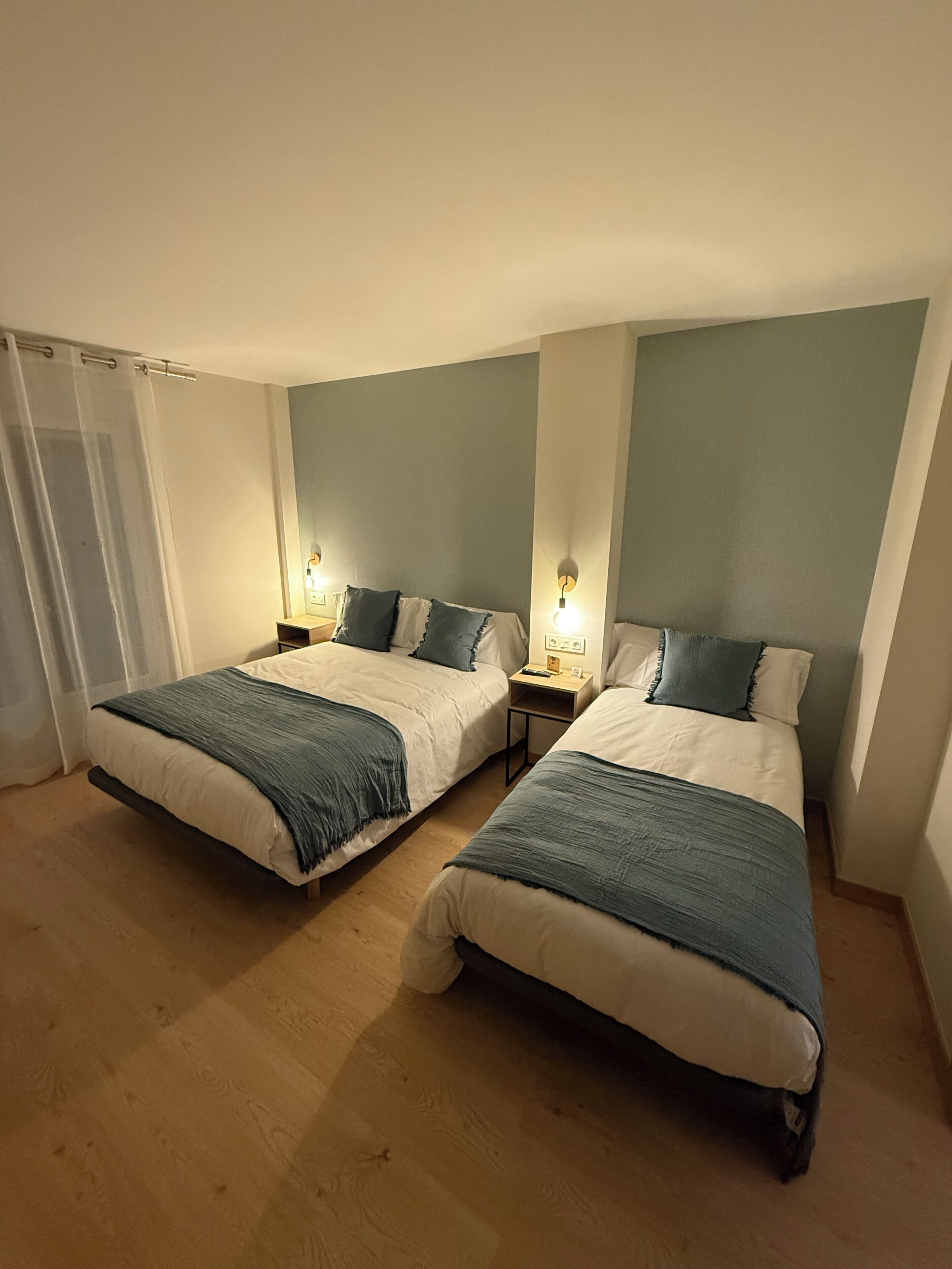 Triple Room, Multiple Beds, Ensuite, City View | Free WiFi, bed sheets