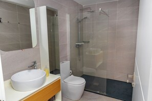 Bathroom - Kololi Sand (Serrekunda)