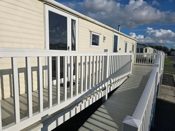 Patricia 3 Bed Balcony In Rhyl - Prestatyn