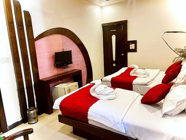 Bureau, espace de travail pour ordinateur portable, Wi-Fi gratuit