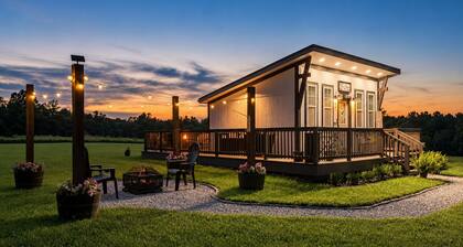 Sunset Tiny House Retreat | Fire Pit & Starry Sky