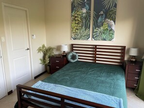 2 chambres, coffre-fort, accès au Wi-Fi (inclus), literie fournie