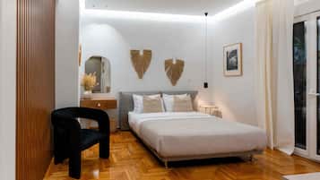 Luksusstudio, hageutsikt | Safe på rommet, blendingsgardiner og strykejern/-brett