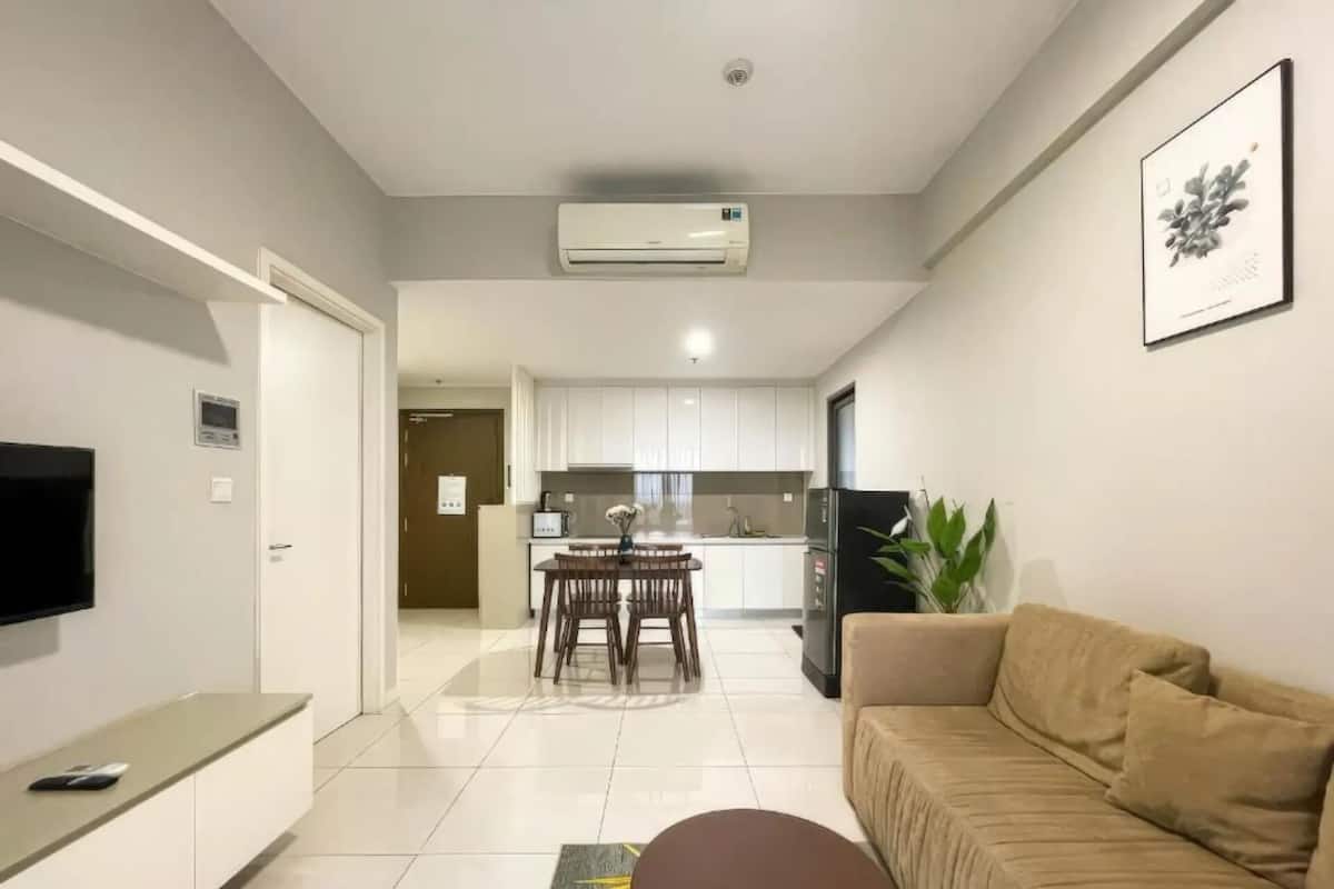 Căn hộ Deluxe, 1 phòng ngủ, ban công, quang cảnh thành phố | 2 phòng ngủ, bàn, khu vực làm việc phù hợp cho laptop