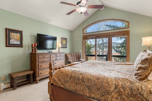 3 bedrooms, iron/ironing board, travel crib, free WiFi