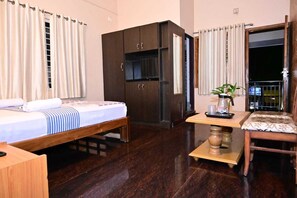 Classic Double Room, Balcony, City View - JAYA PARADISE Murdeswar (Bhatkal)