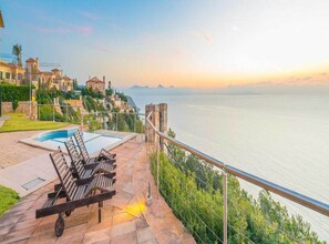 الإطلالة من المنشأة