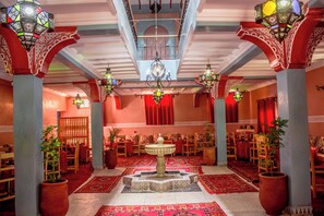 Living area - Riad Marzouk (Toudgha El Oulia)