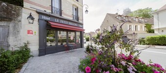LOGIS HOTEL - Le Petit Bellon