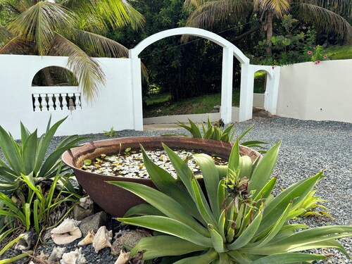 Private Retreat w/ Pool, Stunning Views & Wildlife