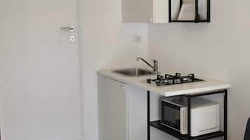 Deluxe Duplex, Balcony, City View | 1 bedroom, iron/ironing board, free WiFi
