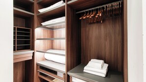 Unclassified image, 3 of 23, button - Luxury Lungo Lario (Como)