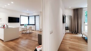 Unclassified image, 2 of 23, button - Luxury Lungo Lario (Como)