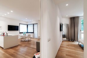 32-inch flat-screen TV with digital channels - Luxury Lungo Lario (Como)