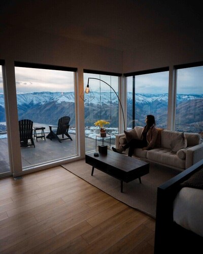 Earthlight 5 - On Top of The World