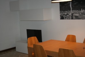 Dining - Lovely 2-bedroom apartment with WiFi in Milano (Milano)
