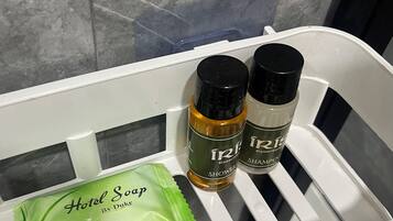 Executive Double or Twin Room, 1 King Bed, Smoking | Bathroom