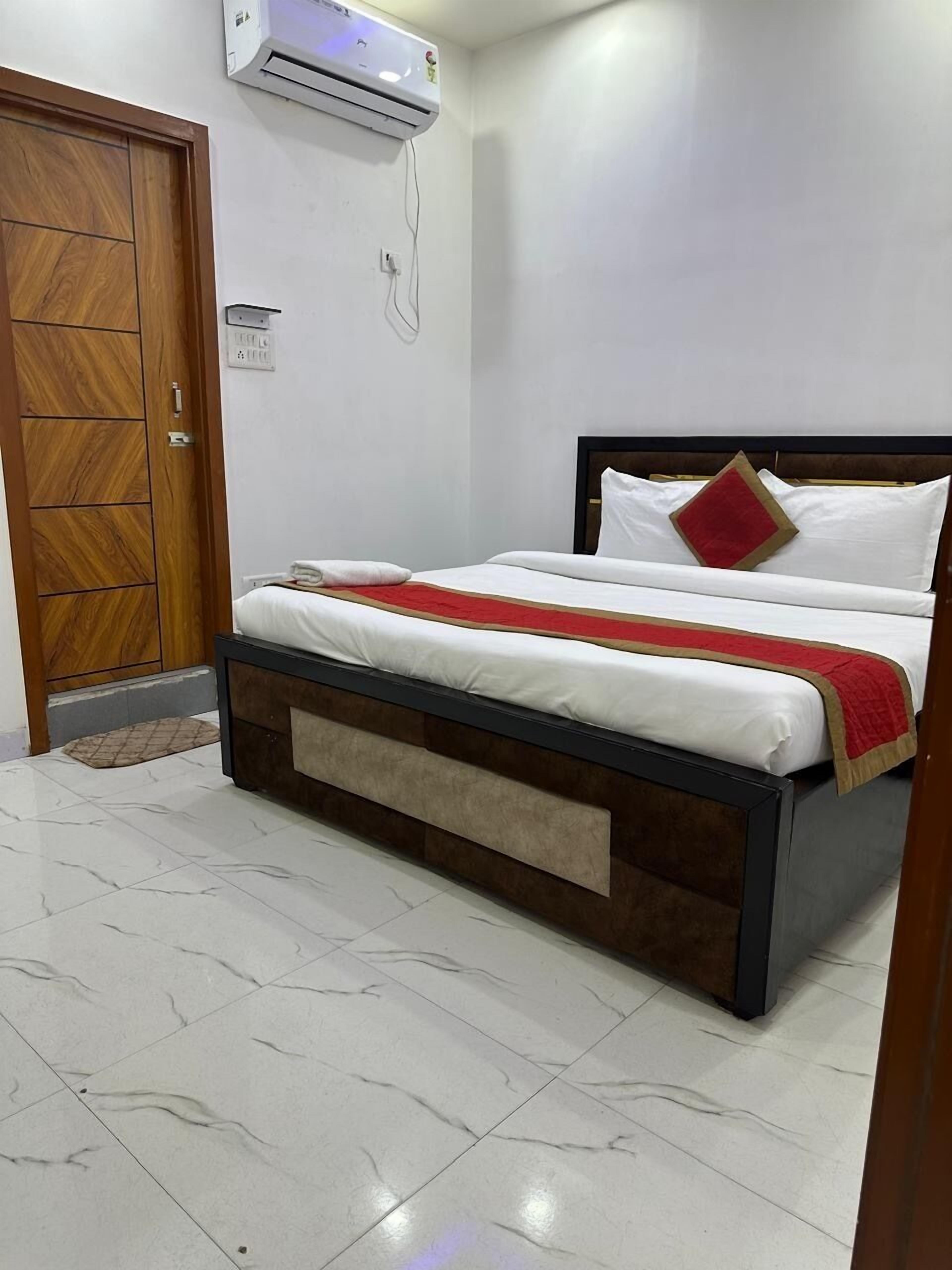 Habitación ejecutiva con 1 cama doble o 2 individuales, 1 cama de matrimonio grande, fumadores | Camas supletorias, wifi gratis, ropa de cama