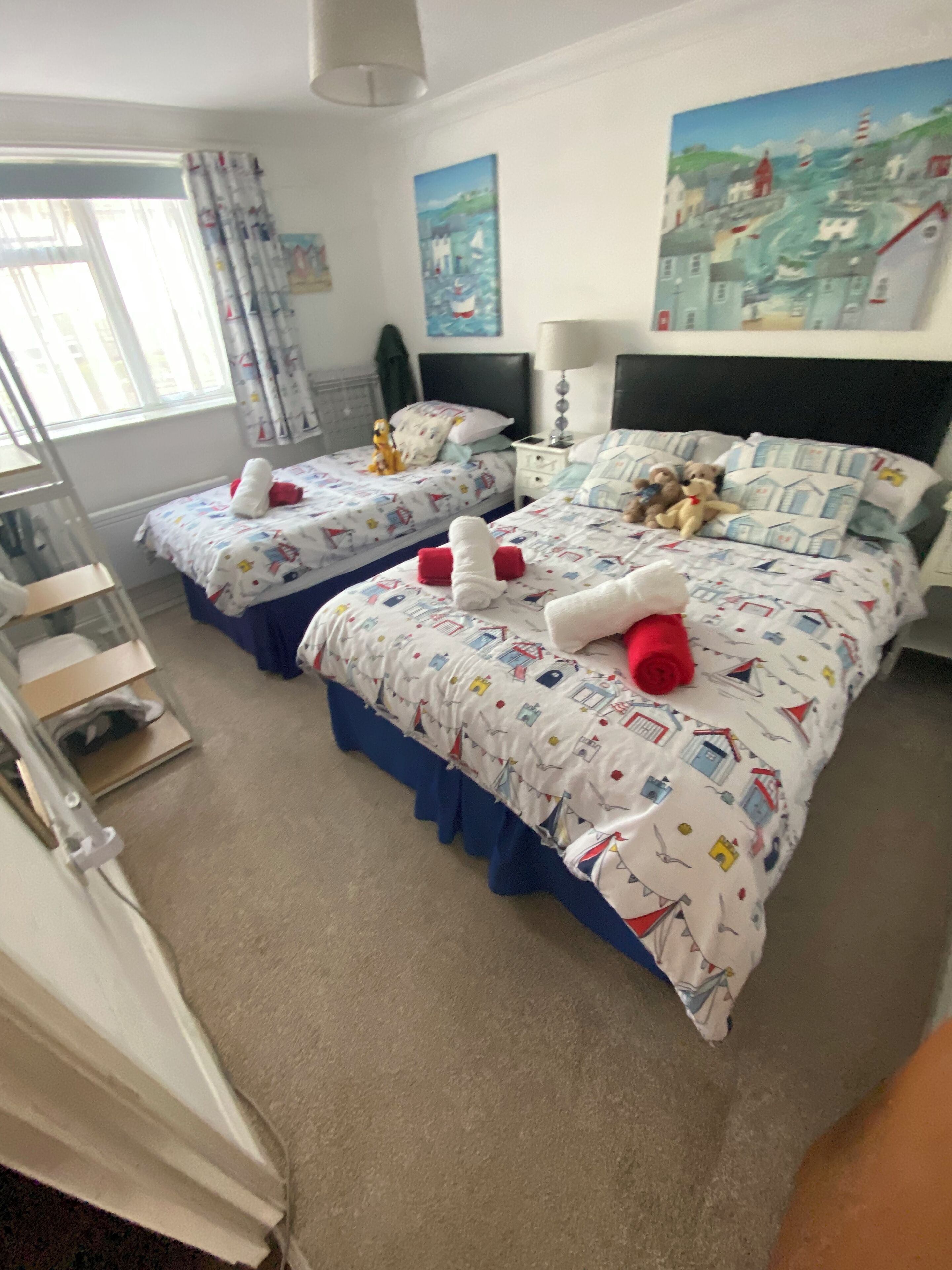 2 bedrooms, iron/ironing board, travel cot, free WiFi