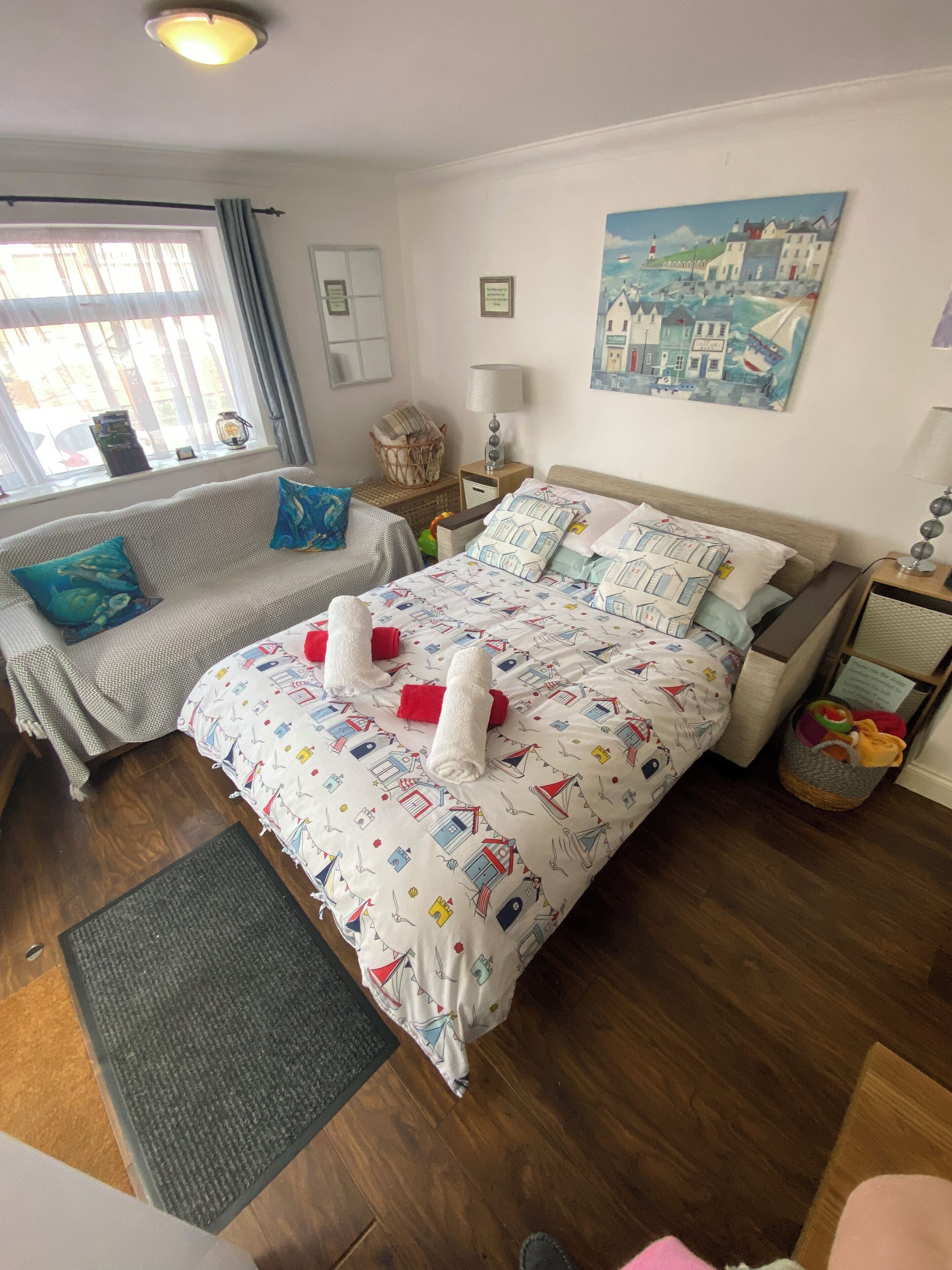 2 bedrooms, iron/ironing board, travel cot, free WiFi