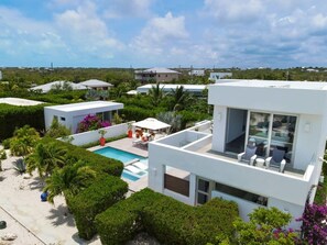 Exterior - 2bdr Oceanside Vacation Villa, Hotel Amenities v3 (Providenciales)