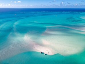 On the beach - 2bdr Oceanside Vacation Villa, Hotel Amenities v3 (Providenciales)