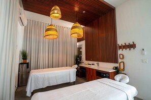 Villa, Multiple Beds, Pool Access, Ocean View (Beach Villa 5) | Spa - Beachside Villa, Amazing Views, Hotel Amenities v5 (Providenciales)