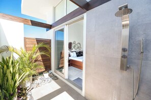 Villa - flera sängar - tillgång till pool - havsutsikt (Beachside Villa 8) | 2 sovrum, individuell inredning, unika möbler och sängkläder