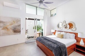 Villa, Mehrere Betten, Poolzugang, Meerblick (Family Beach Villa 9) | 4 Schlafzimmer, individuell dekoriert, individuell eingerichtet