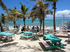 Outdoor dining - Seaside Family Vacation Villa, Hotel Amenities v2 (Providenciales)