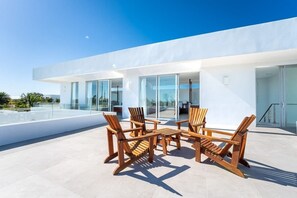 別墅, 多張床, 可使用泳池, 海景 (Oceanview Villa 1) | 露台/庭院