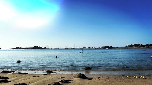 Beautiful wooden house 1 km from the coast