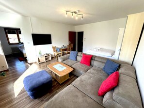 1 室のベッドルーム、アイロン / アイロン台、WiFi (無料)、ベッドシーツ
