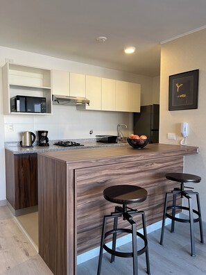 Fridge, microwave, stovetop, dishwasher