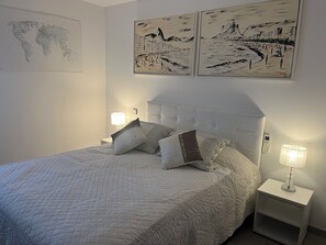 2 soverom og strykejern/-brett