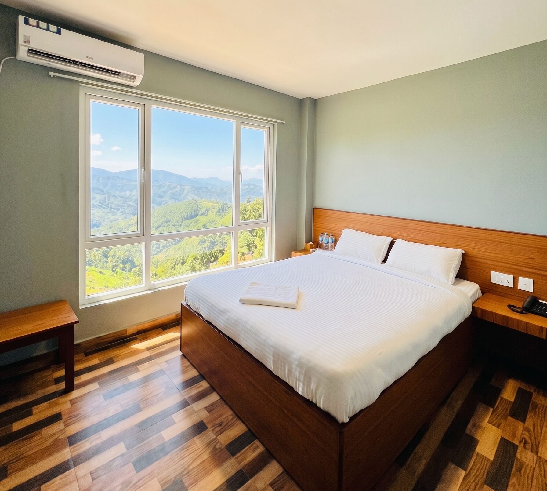 Deluxe Room, Balcony, City View | 1 bilik tidur, Wi-fi percuma, cadar katil 