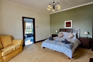 House | 5 bilik tidur, seterika/papan seterika, Wi-fi percuma, cadar katil 