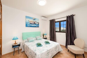 6 bedrooms, WiFi, bed sheets - Villa Alvaro Dos by Villa Plus (Playa Blanca)