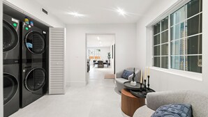Interior - Lakefront Lux Home • Pool_BBQ • Game Room & Kayak (Miami Springs)