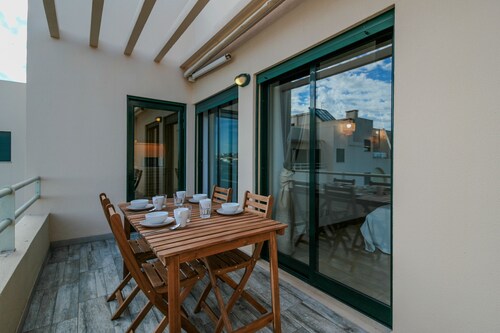 FLH Salgados Balcony Flat