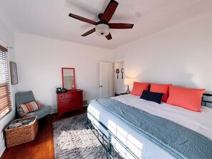 3 bedrooms, desk, iron/ironing board, travel cot
