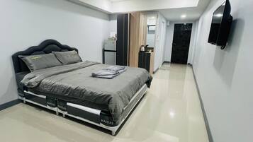 Minibar, Wi-Fi gratis, dan seprai linen