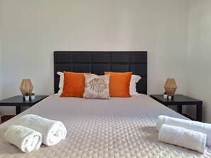 2 Schlafzimmer, Bügeleisen/Bügelbrett, Internetzugang, Bettwäsche